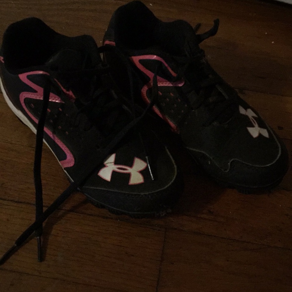 Softball cleats